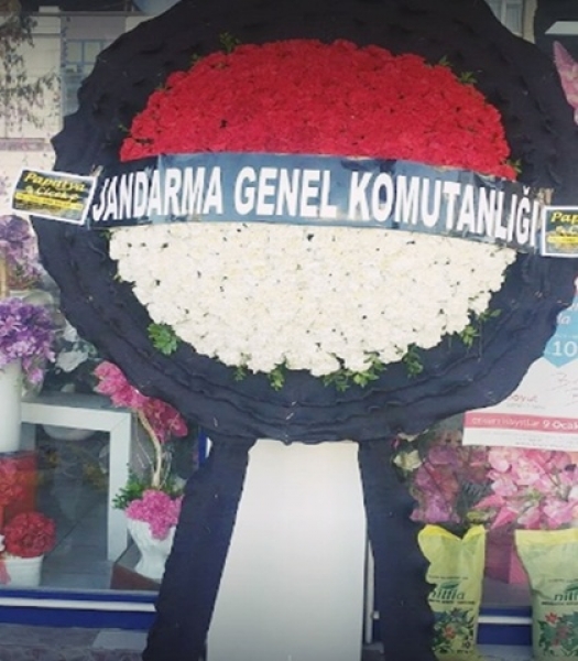tören çelengi kırmızı beyaz